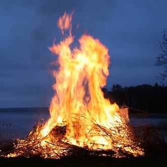 Tosin's Bible Blog: Philippians 2v13: Bonfire